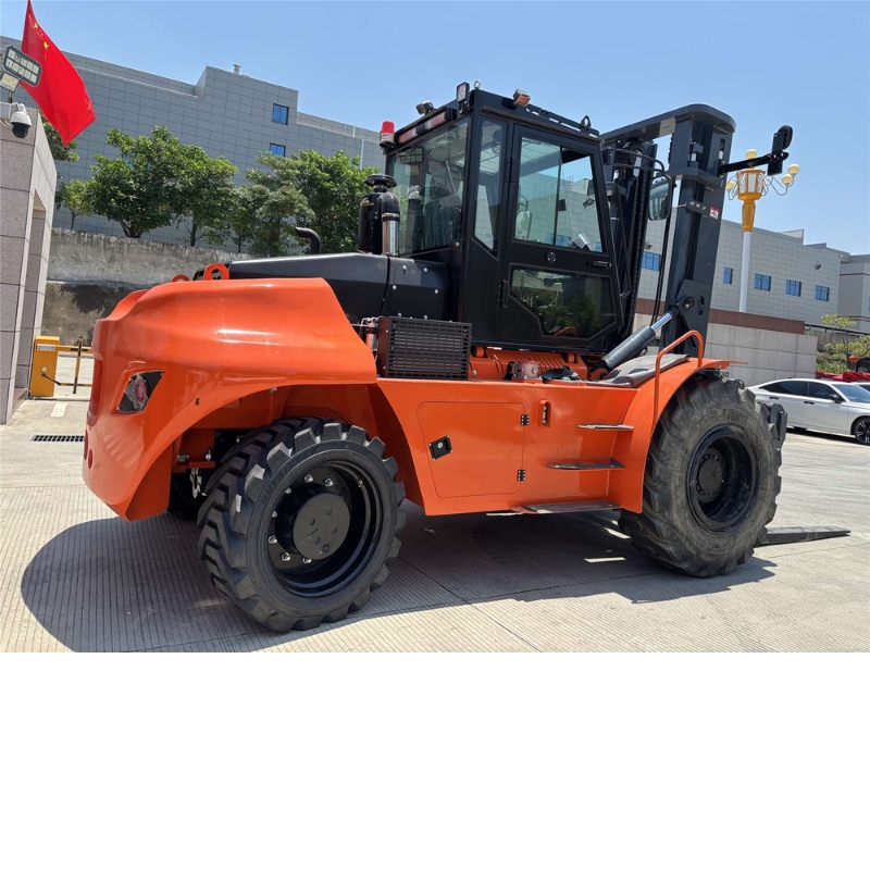 Carretilla elevadora todoterreno SOCMA 8 toneladas